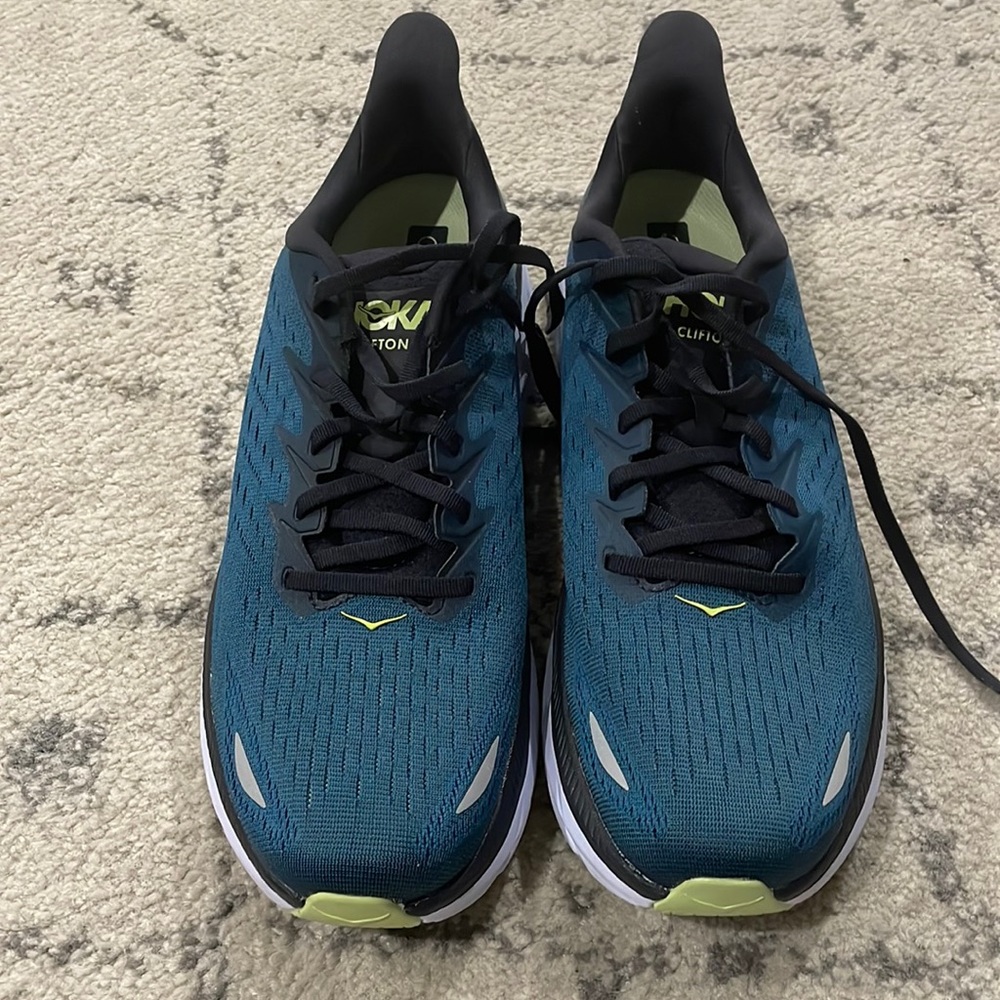 Hoka Clifton 8 in Blue Coral/Butterfly size 11.5 (men) or 12.5 (women)